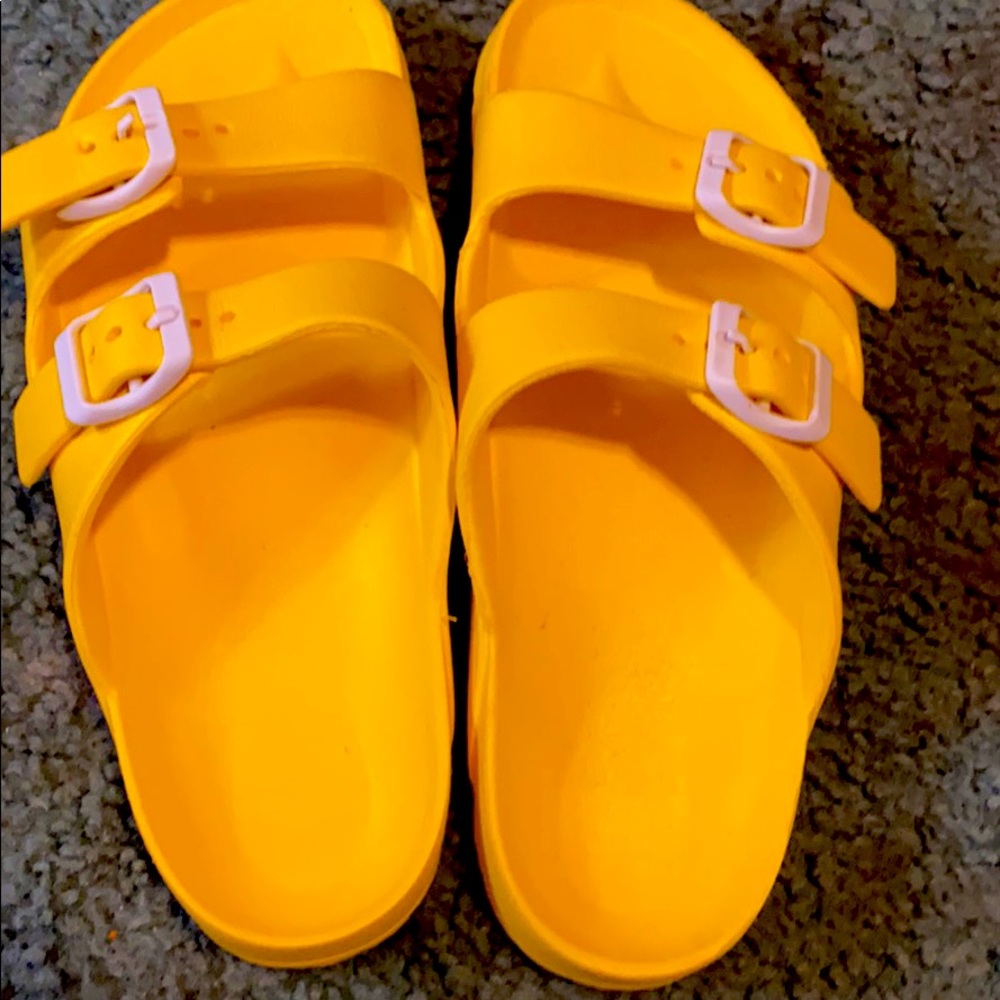 Saddles kid size 3